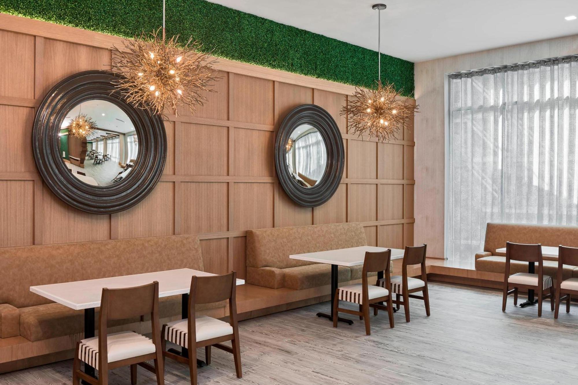 Springhill Suites By Marriott Greenville Downtown Екстер'єр фото